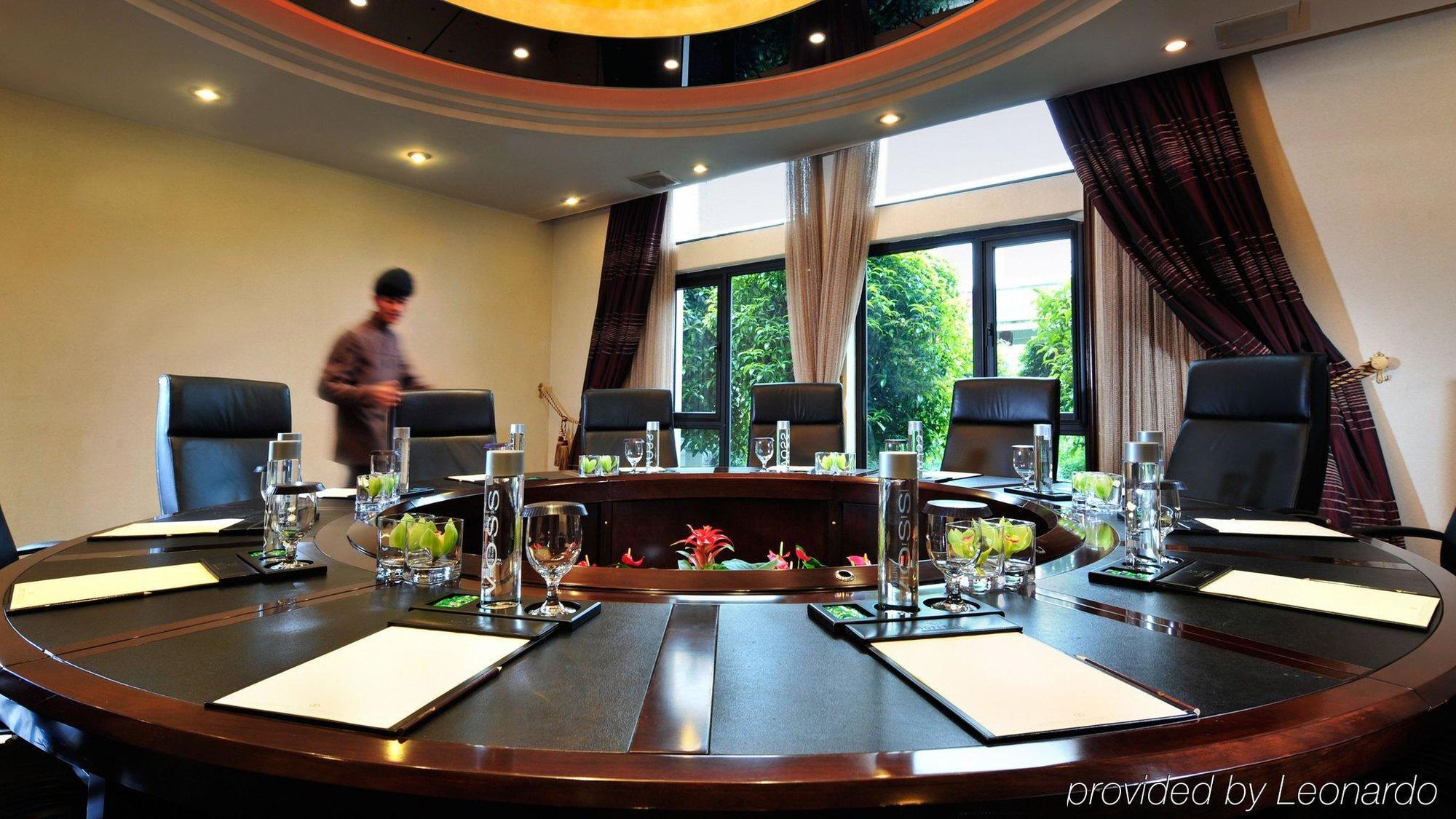 Crowne Plaza Hangzhou Xanadu Resort Bagian luar foto