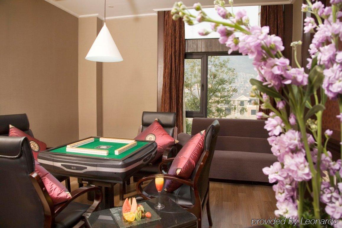 Crowne Plaza Hangzhou Xanadu Resort Bagian luar foto